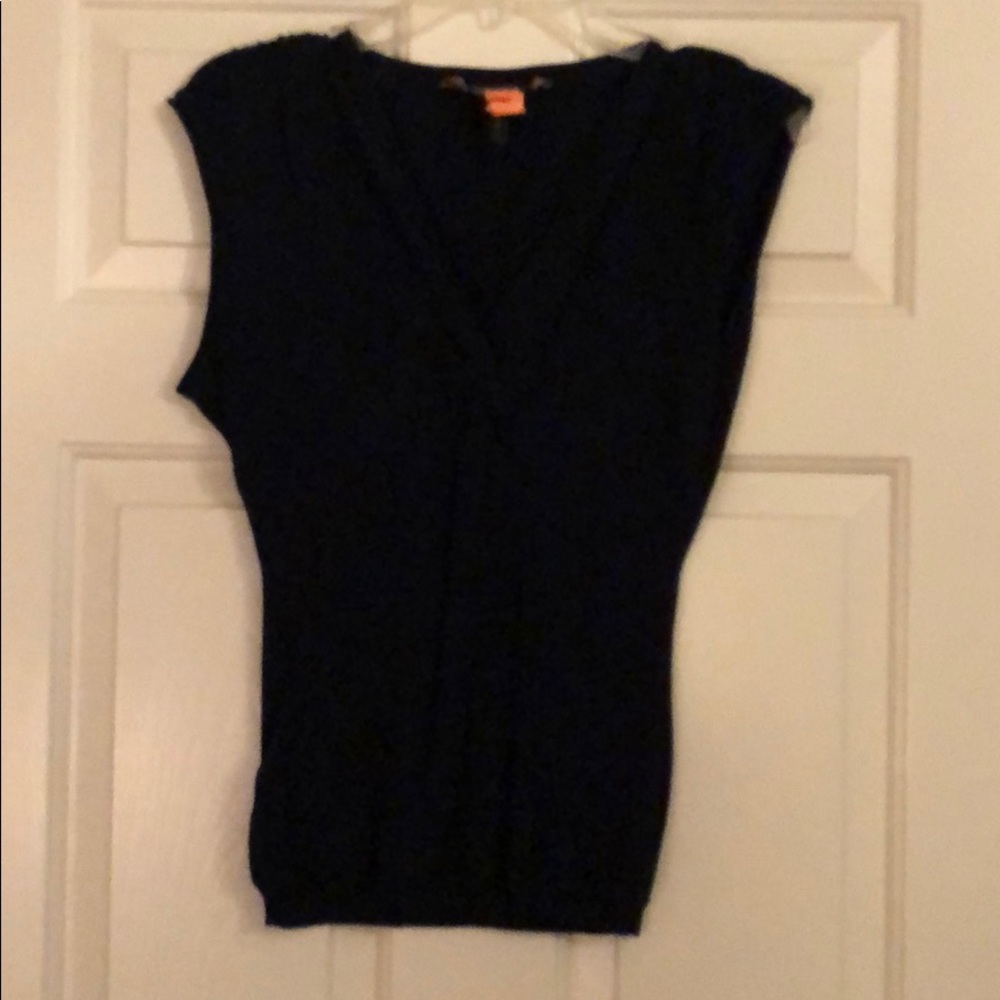 BCBG knit top in navy